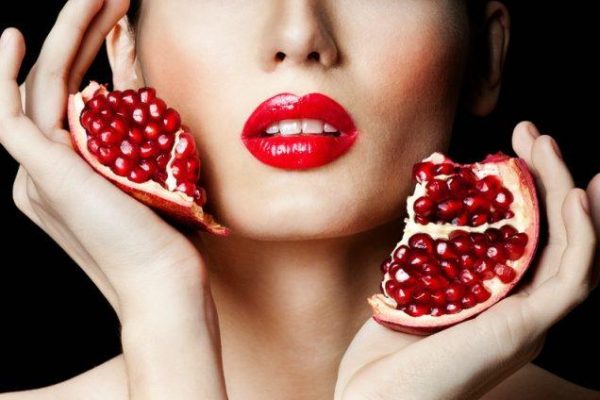 5-Amazing-Skin-Care-Benefits-of-Pomegranates-700x424